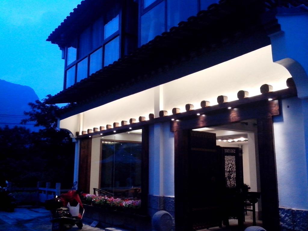 The Flower Hotel גווילין מראה חיצוני תמונה