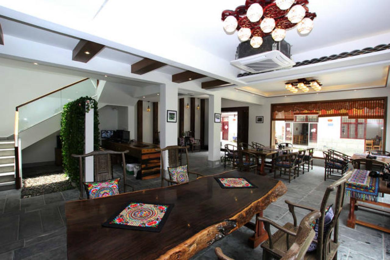 The Flower Hotel גווילין מראה חיצוני תמונה